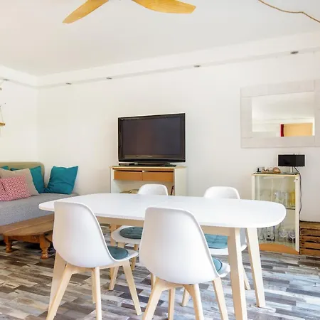 Apartment Grand Neuf Face Port Et Plage, Parking Prive