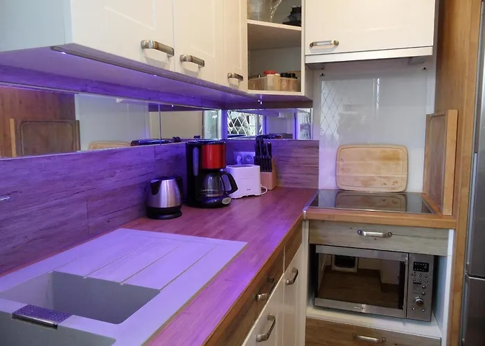 Grand Neuf Face Port Et Plage, Parking Prive